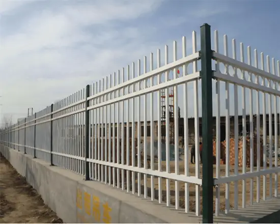 Stylish and secure spearhead top fencing.
